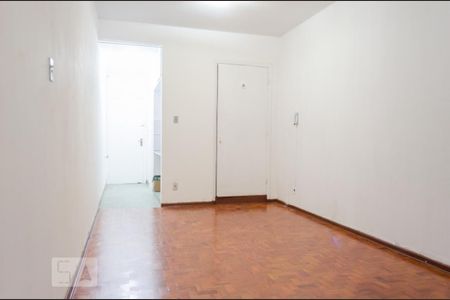 Sala/quarto de kitnet/studio para alugar com 1 quarto, 38m² em Centro, Campinas
