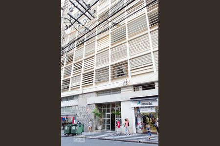 Fachada do prédio de kitnet/studio para alugar com 1 quarto, 38m² em Centro, Campinas