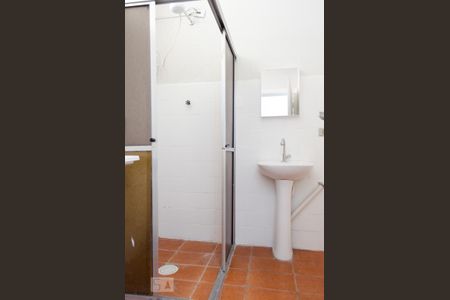 Banheiro de kitnet/studio para alugar com 1 quarto, 38m² em Centro, Campinas