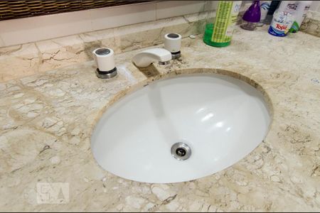 Detalhe do banheiro de apartamento para alugar com 3 quartos, 80m² em Alphaville Industrial, Barueri