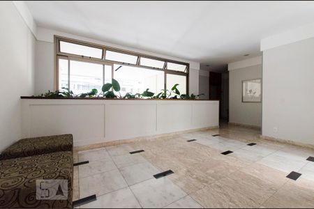 Apartamento para alugar com 80m², 3 quartos e 2 vagas Apartamento para alugar com 80m², 3 quartos e 2 vagasHall social