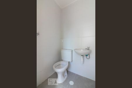 Banheiro de apartamento para alugar com 1 quarto, 52m² em Campestre, Santo André