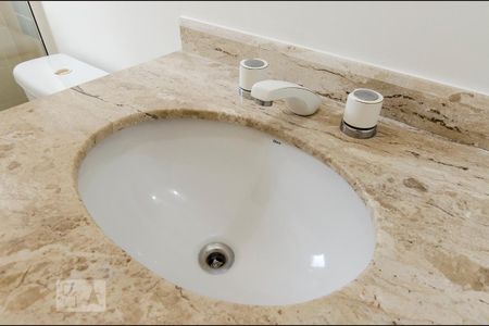 Apartamento à venda com 86m², 3 quartos e 2 vagasBanheiro da suíte
