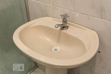 Apartamento para alugar com 52m², 2 quartos e sem vagaBanheiro