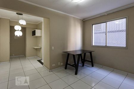 Sala de apartamento para alugar com 1 quarto, 40m² em Indianópolis, São Paulo