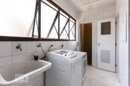 Apartamento à venda com 135m², 2 quartos e 2 vagasÁrea de serviço