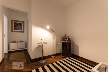 Corredor de apartamento à venda com 2 quartos, 135m² em Indianópolis, São Paulo