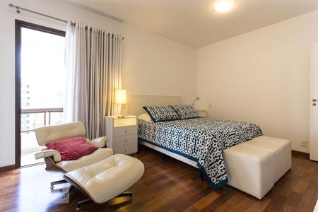 Apartamento à venda com 135m², 2 quartos e 2 vagasSuíte 2