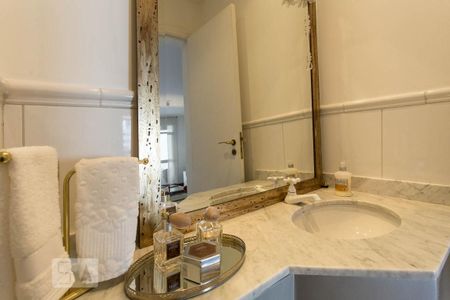 Lavabo de apartamento à venda com 2 quartos, 135m² em Indianópolis, São Paulo