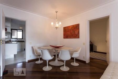 Sala de apartamento à venda com 2 quartos, 135m² em Indianópolis, São Paulo