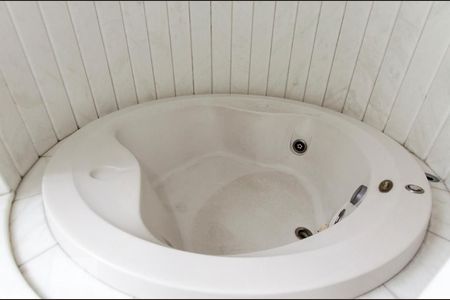 Apartamento à venda com 210m², 3 quartos e 3 vagas Apartamento à venda com 210m², 3 quartos e 3 vagasBanheiro da suíte 3