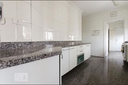 Apartamento à venda com 210m², 3 quartos e 3 vagas Apartamento à venda com 210m², 3 quartos e 3 vagasCozinha