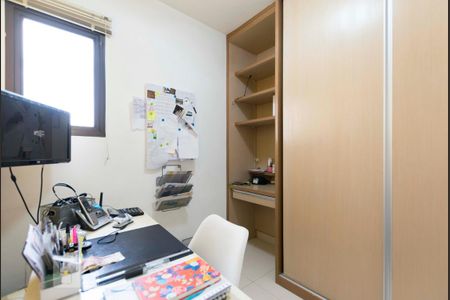 Apartamento à venda com 180m², 3 quartos e 2 vagasQuarto de serviço