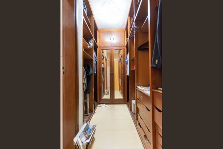 Apartamento à venda com 180m², 3 quartos e 2 vagasSuíte 3 - Closet