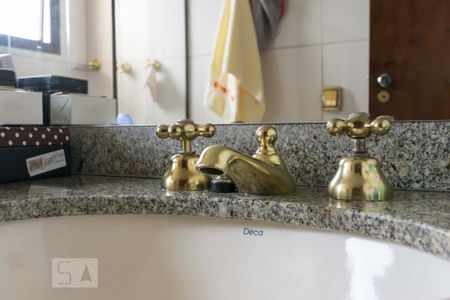 Apartamento à venda com 180m², 3 quartos e 2 vagasSuíte 2 - Banheiro (Torneira)