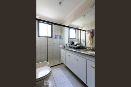 Apartamento à venda com 180m², 3 quartos e 2 vagasSuíte 2 - Banheiro