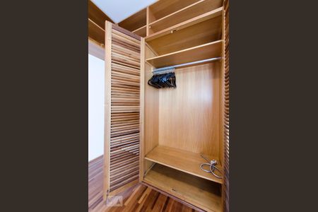 Detalhe do armário de apartamento para alugar com 2 quartos, 86m² em Santa Cecília, São Paulo