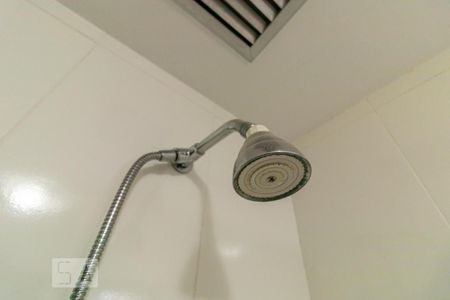 Apartamento para alugar com 79m², 3 quartos e 2 vagasDetalhe do Banheiro do Corredor