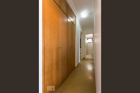Corredor de apartamento para alugar com 3 quartos, 94m² em Indianópolis, São Paulo