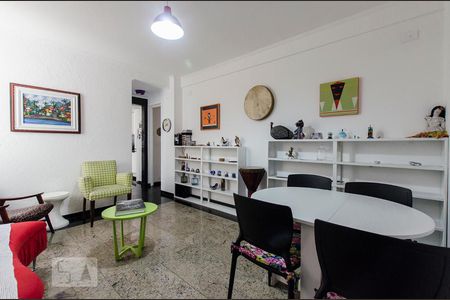 Sala de apartamento à venda com 2 quartos, 68m² em Vila Buarque, São Paulo