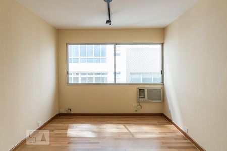 Apartamento para alugar com 110m², 3 quartos e 1 vaga Apartamento para alugar com 110m², 3 quartos e 1 vagaSala