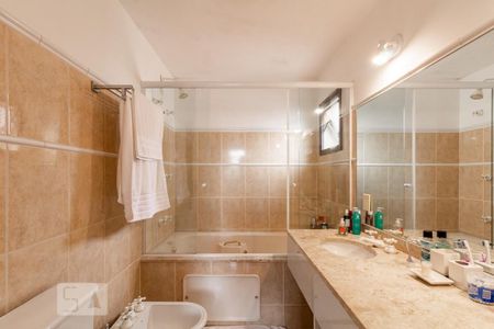 Apartamento à venda com 135m², 2 quartos e 2 vagasBanheiro da Suíte 1