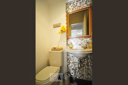 lavabo de apartamento para alugar com 2 quartos, 115m² em Real Parque, São Paulo