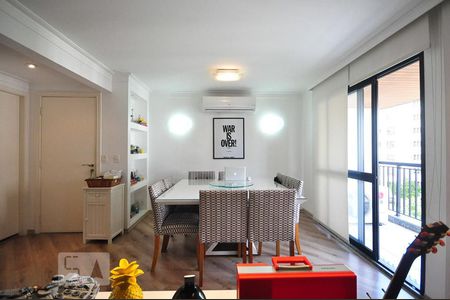 mesa de jantar de apartamento para alugar com 2 quartos, 115m² em Real Parque, São Paulo