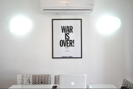 detalhe da parede de apartamento para alugar com 2 quartos, 115m² em Real Parque, São Paulo