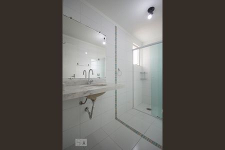 Banheiro de apartamento para alugar com 2 quartos, 68m² em Santo Amaro, São Paulo