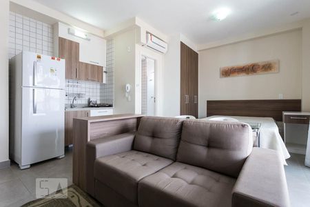 Sala de kitnet/studio para alugar com 1 quarto, 35m² em Saúde, São Paulo