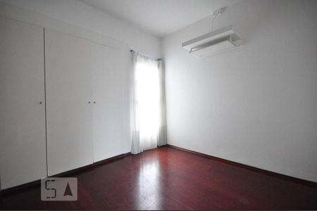 Apartamento à venda com 70m², 2 quartos e 2 vagasquarto 2