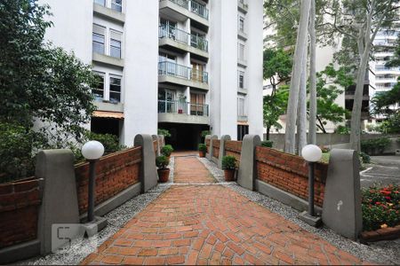 Apartamento à venda com 70m², 2 quartos e 2 vagasentrada