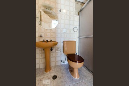 Banheiro da suíte de apartamento para alugar com 2 quartos, 95m² em Vila Madalena, São Paulo