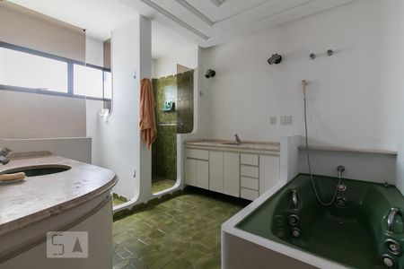 Apartamento à venda com 340m², 3 quartos e 4 vagasBanheiro