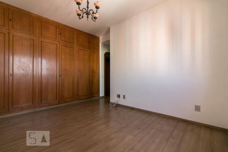 Apartamento à venda com 340m², 3 quartos e 4 vagasSuíte 2