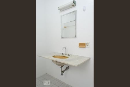 Apartamento à venda com 96m², 4 quartos e 1 vaga Apartamento à venda com 96m², 4 quartos e 1 vagaBanheiro