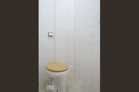 Apartamento à venda com 96m², 4 quartos e 1 vaga Apartamento à venda com 96m², 4 quartos e 1 vagaBanheiro de serviço