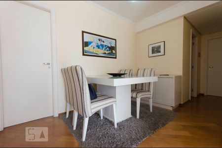 Apartamento para alugar com 86m², 3 quartos e sem vagaSala