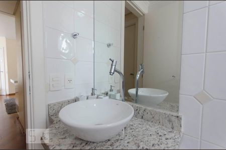 Apartamento para alugar com 86m², 3 quartos e sem vagaBanheiro
