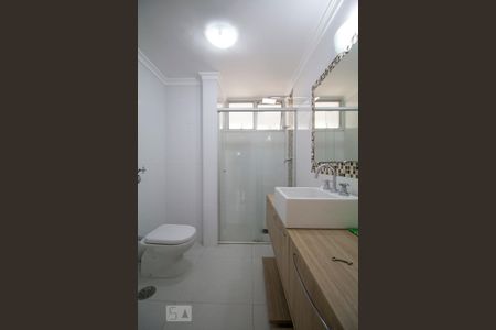 Banheiro de apartamento à venda com 2 quartos, 93m² em Cerqueira César, São Paulo