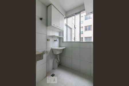 Área de serviço de apartamento para alugar com 2 quartos, 60m² em Vila São Pedro, Santo André