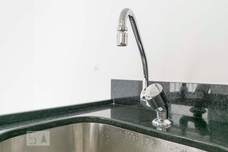 Cozinha (Torneira) de kitnet/studio para alugar com 1 quarto, 32m² em Santo Amaro, São Paulo