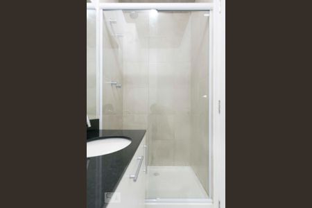 Banheiro de kitnet/studio para alugar com 1 quarto, 32m² em Santo Amaro, São Paulo