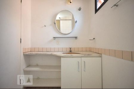 banheiro suíte de apartamento para alugar com 1 quarto, 37m² em Vila Suzana, São Paulo