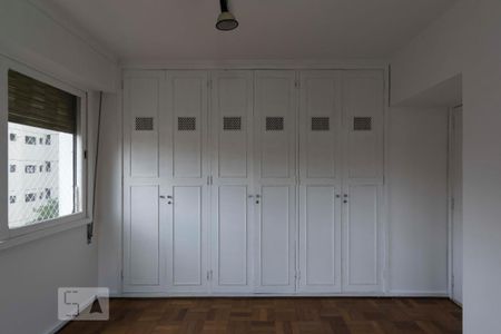 Apartamento para alugar com 172m², 4 quartos e 2 vagasQuarto 2 (Armários)