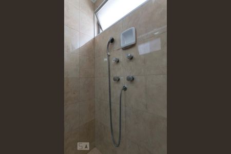 Apartamento para alugar com 172m², 4 quartos e 2 vagasBanheiro social (Chuveiro)