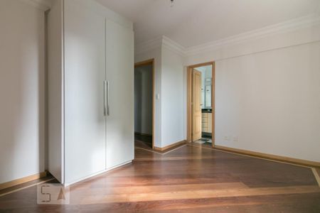 Apartamento à venda com 146m², 3 quartos e 3 vagasSuíte 2