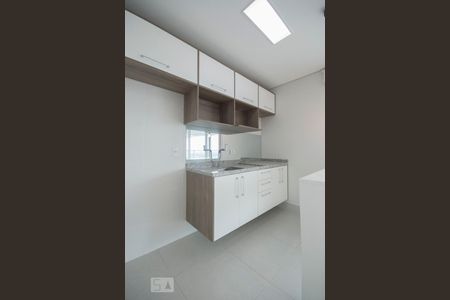 Cozinha de apartamento para alugar com 1 quarto, 43m² em Jardim Aeroporto, São Paulo
