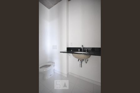 banheiro de kitnet/studio para alugar com 1 quarto, 32m² em Santo Amaro, São Paulo